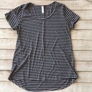 LuLaRoe Classic Tee, Medium
